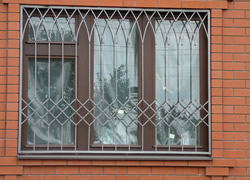 установка металлических решеток на окна в мурманске
